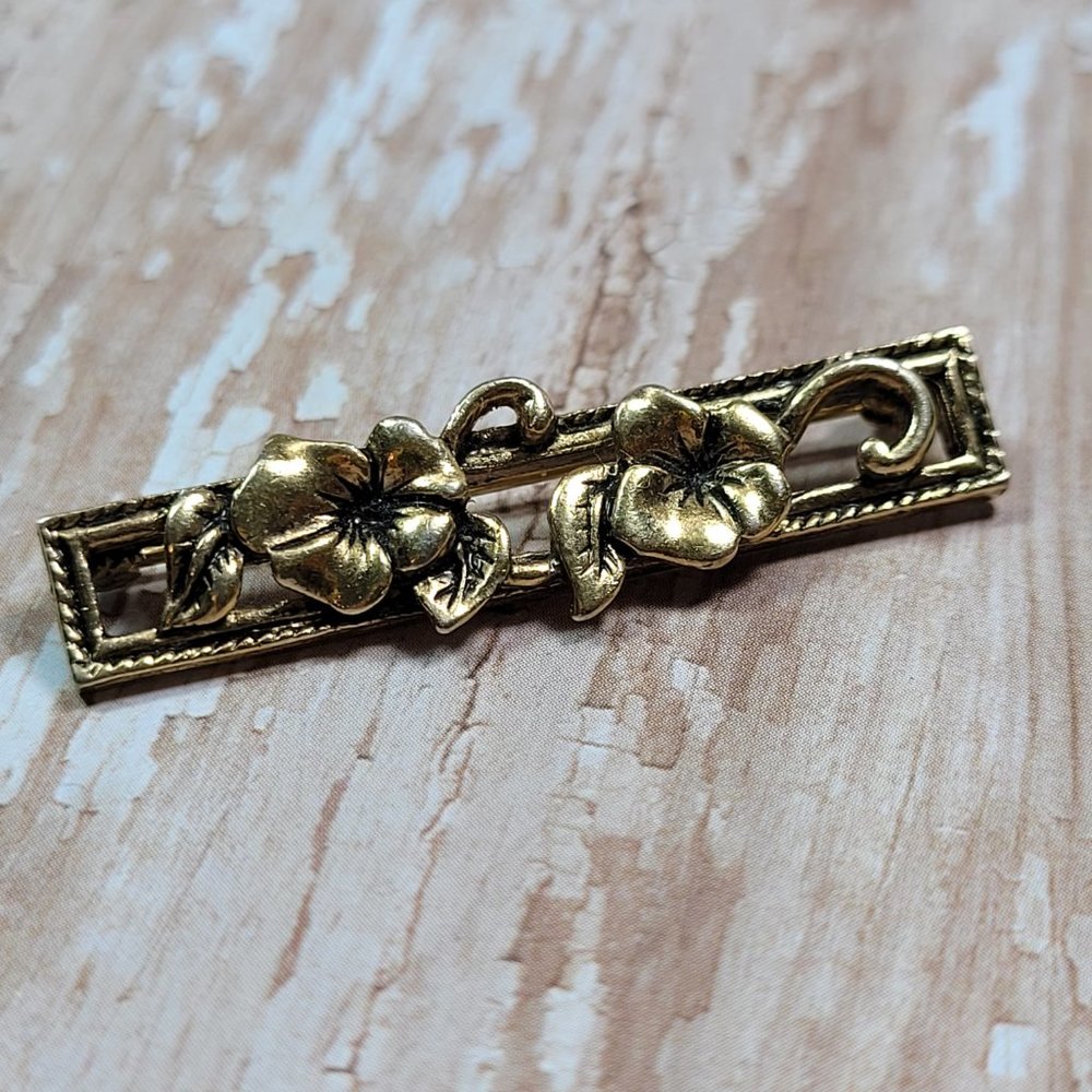 VTG Avon Forget Me Nots Bar Pin Brooch